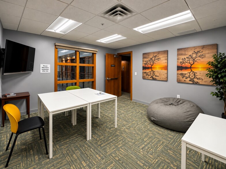 More Photos Of 2951 Pembroke Rd, Hollywood Office For Lease