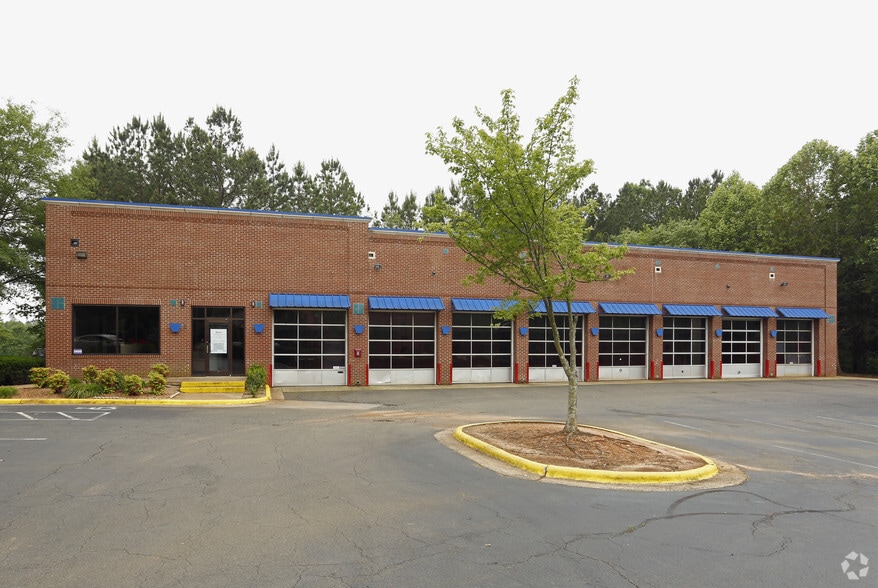 Primary Photo Of 360 Ashville Ave, Cary Auto Dealership For Sale
