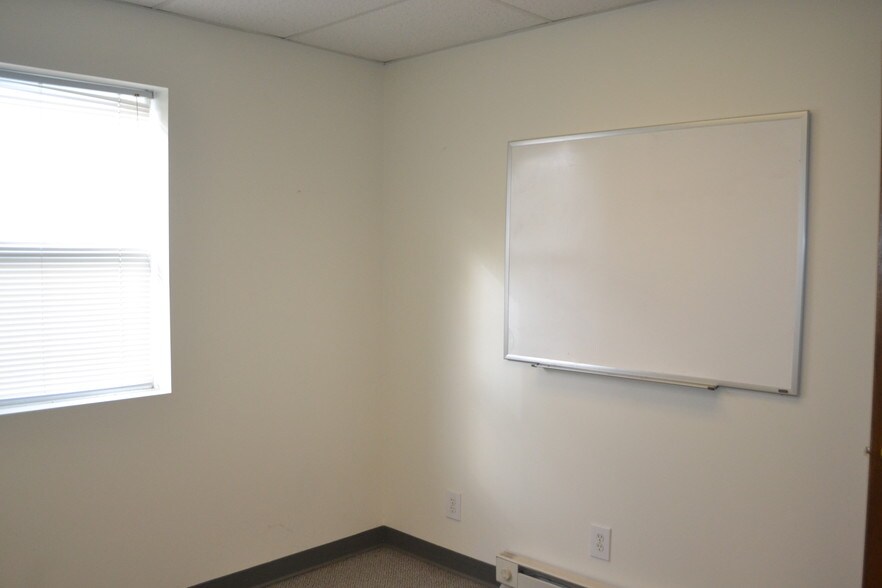 More Photos Of 11324 Johnstown Rd, New Albany Warehouse For Sale