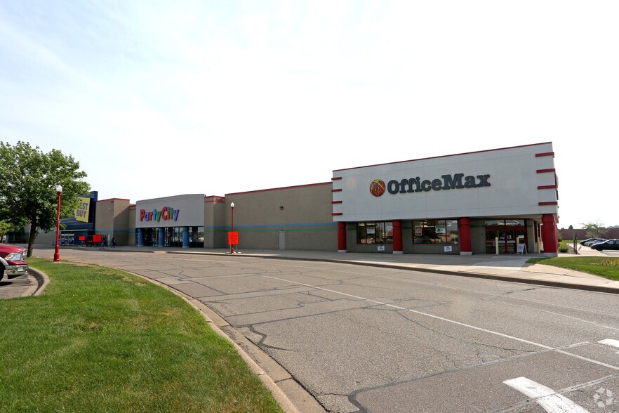 More Photos Of 15050-15350 Cedar Ave, Apple Valley Unknown For Lease