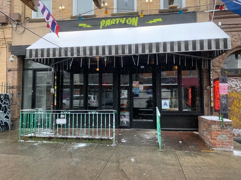 Primary Photo Of 254 Irving Ave, Brooklyn Apartments For Lease