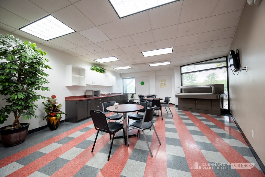 More Photos Of 26301 Curtiss Wright Pky, Richmond Heights Office For Lease