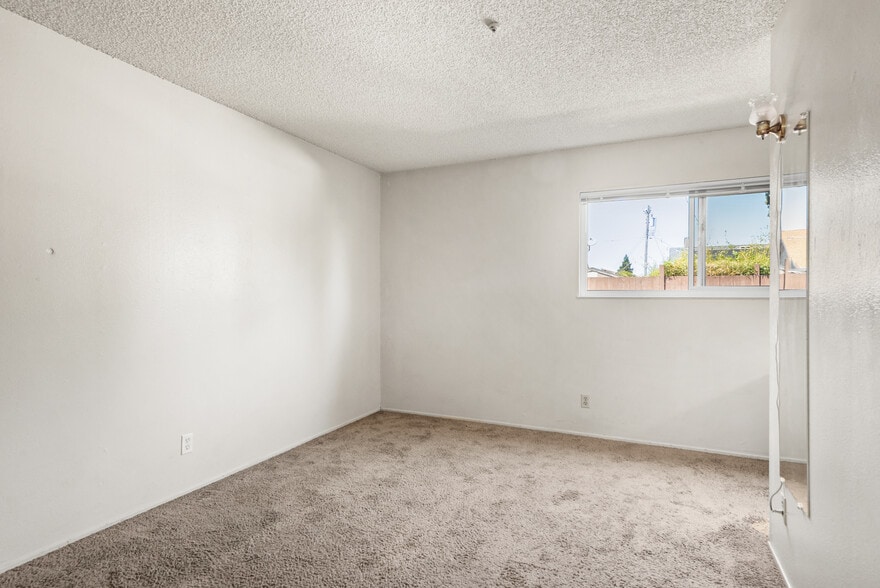 More Photos Of 8025 Beverly Dr, Rohnert Park Apartments For Sale