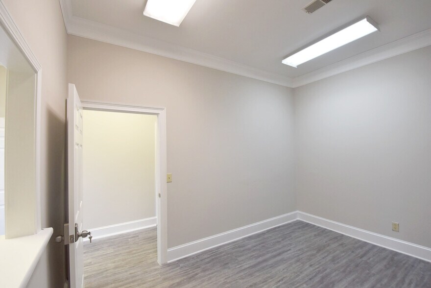 More Photos Of 109 N 85 Pky, Fayetteville Office For Lease