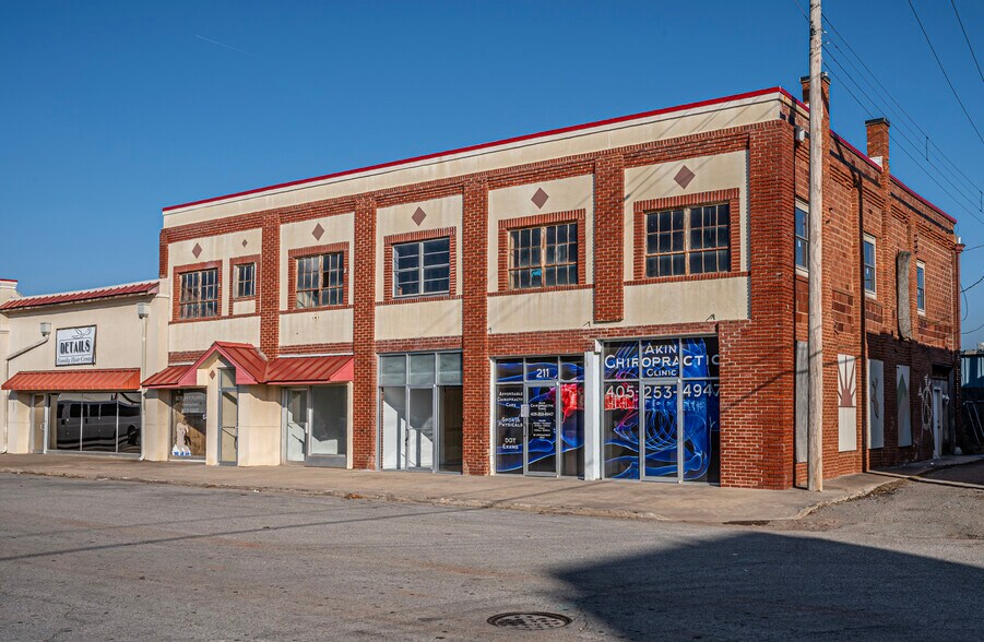 More Photos Of 209-211 S 5th St, Chickasha Storefront For Lease
