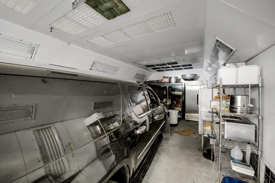 More Photos Of 3233-3241 W Cermak Rd, Chicago Auto Repair For Sale