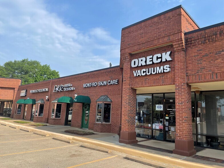 More Photos Of 322 ESE Loop 323, Tyler Unknown For Lease