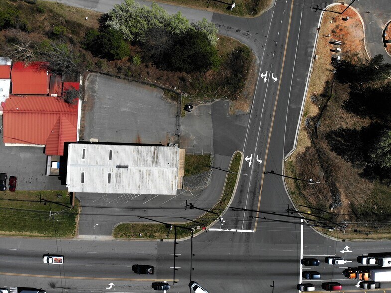 More Photos Of 2304 N Chester St, Gastonia Warehouse For Lease