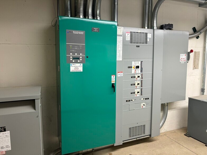 More Photos Of 25 Victory Noll Dr, Huntington Healthcare For Sale