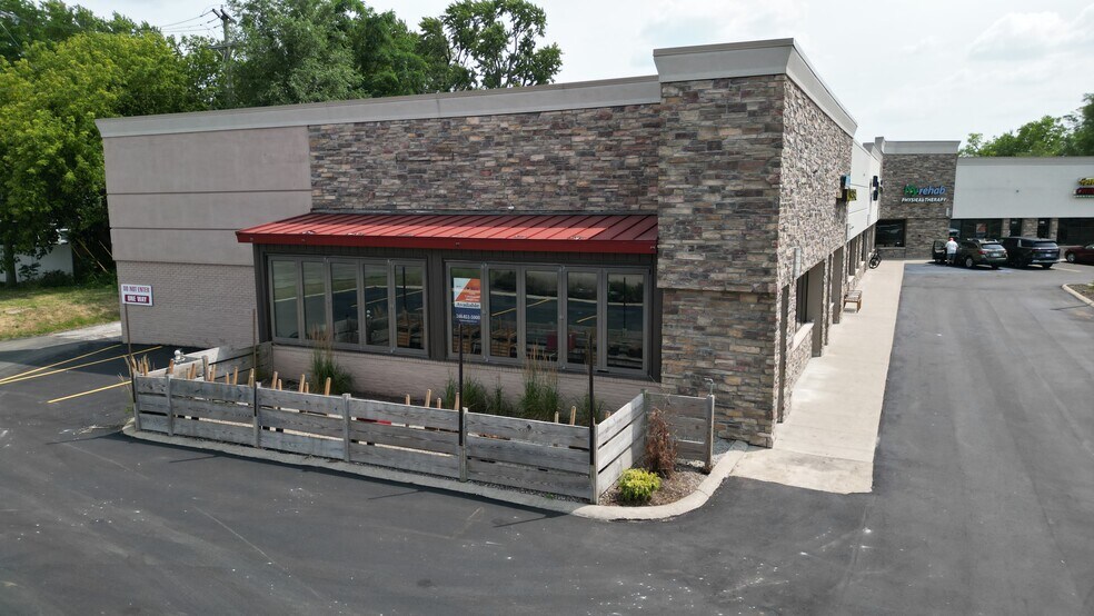 More Photos Of 2807-2867 Orchard Lake Rd, Sylvan Lake Unknown For Lease