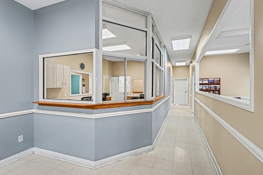 More Photos Of 208 W Salisbury St, Asheboro Medical For Lease