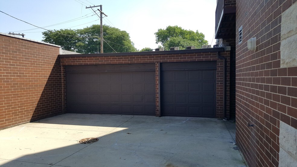 More Photos Of 720 W 47th St, Chicago Apartments For Lease