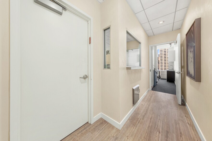 More Photos Of 50 W 47th St, New York Office Residential For Sale