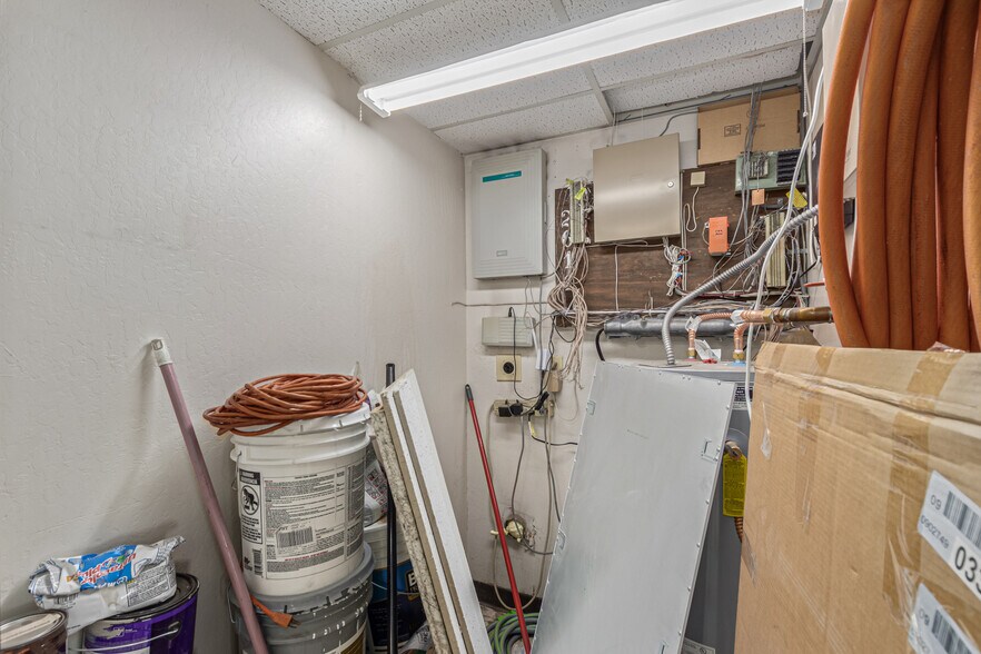 More Photos Of 8545 N Black Canyon Hwy, Phoenix Medical For Sale