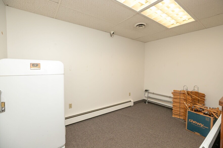 More Photos Of 307 E Center St, Rochester Office For Sale