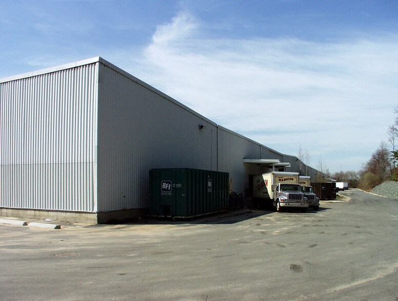 More Photos Of 1010 W Chestnut St, Brockton Distribution For Lease