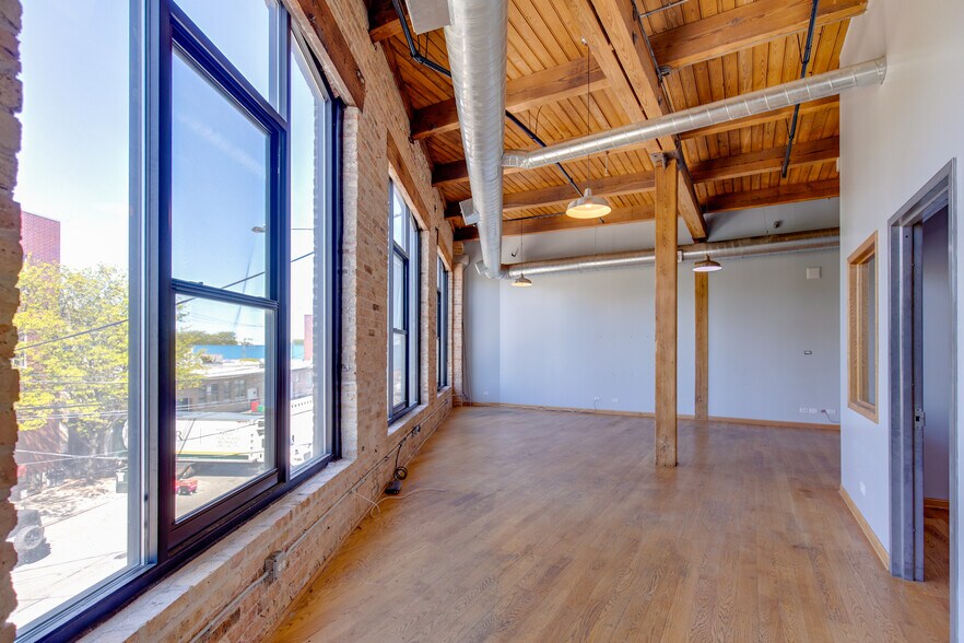 More Photos Of 1000 N Halsted St, Chicago Loft Creative Space For Lease