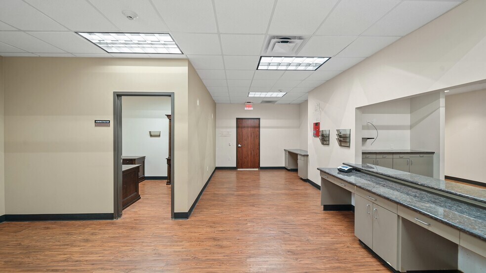 More Photos Of 910 N Highway 146, Baytown Medical For Sale