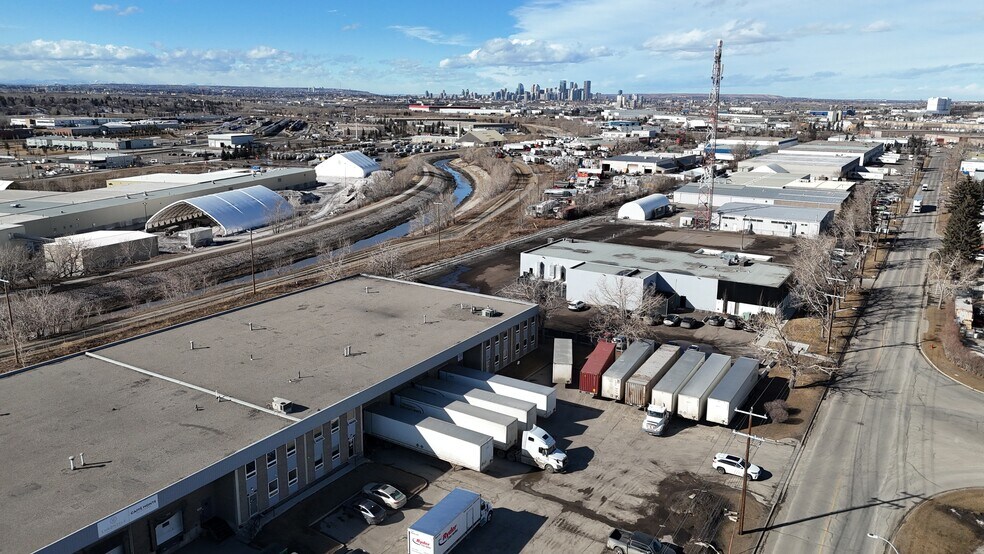 More Photos Of 6693-6803 30 St SE, Calgary Distribution For Lease