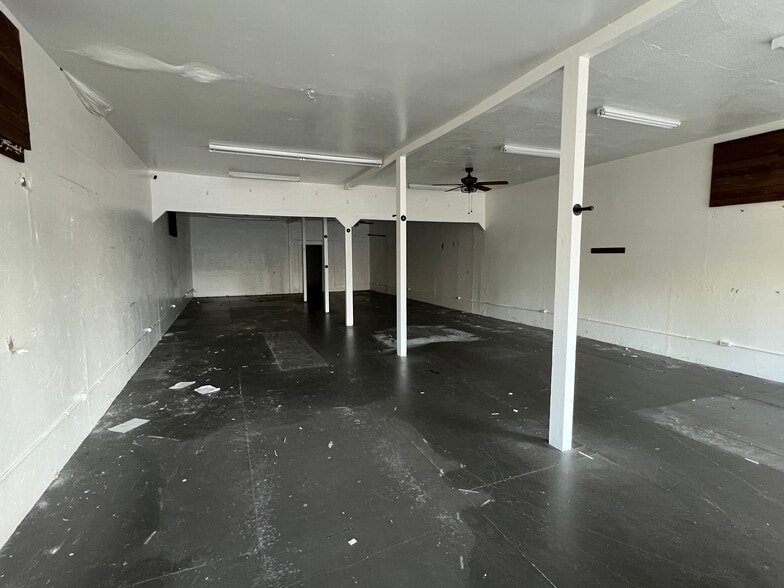 More Photos Of 9078-9084 Elk Grove Blvd, Elk Grove Storefront For Sale