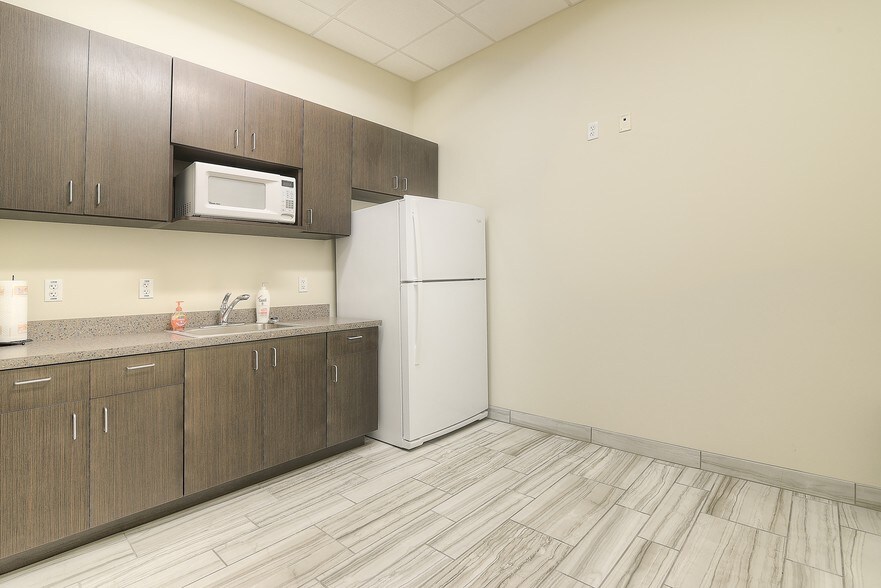 More Photos Of 5700 W Chandler Blvd, Chandler Coworking Space