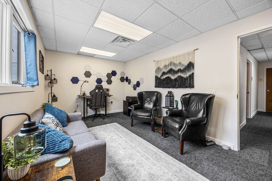 More Photos Of 219 N Dixie Way, South Bend Office For Lease