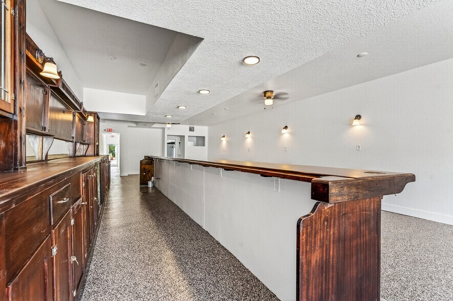 More Photos Of 1453 20th St, Vero Beach Restaurant For Lease