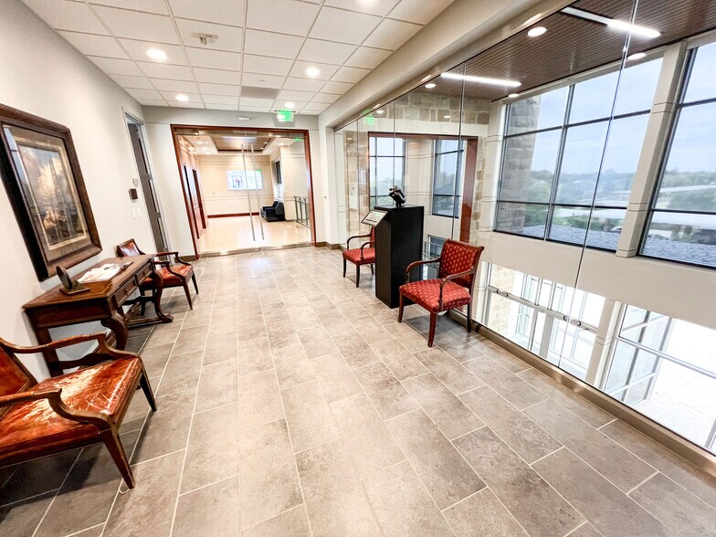 More Photos Of 6401 Holiday Hill Rd, Midland Office For Lease