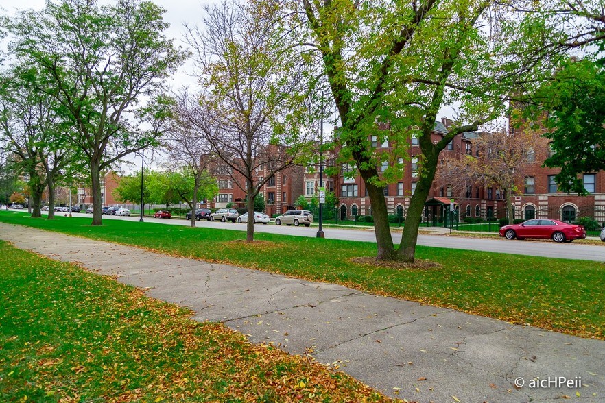 More Photos Of 4408-4414 S Drexel Blvd, Chicago Apartments For Sale