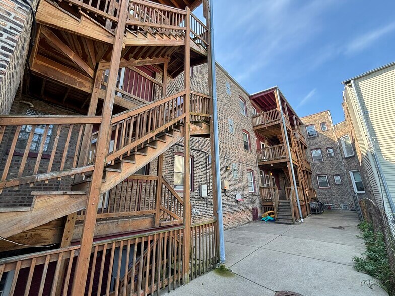 More Photos Of 3548 W 15th St, Chicago Apartments For Sale
