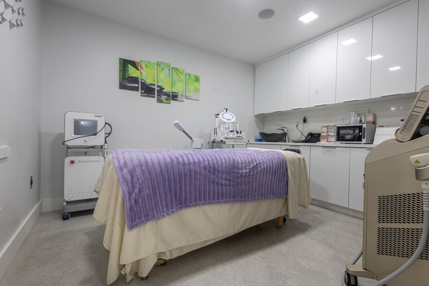 More Photos Of 9851 NW 58th St, Miami Flex For Sale