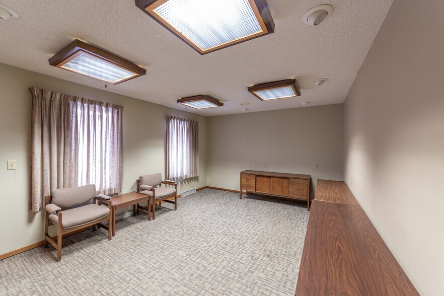 More Photos Of 605 Scott St, Wausau Office For Sale