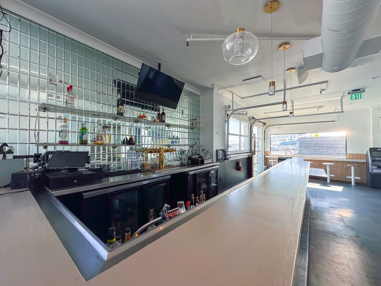 More Photos Of 2406 Newport Blvd, Newport Beach Restaurant For Lease