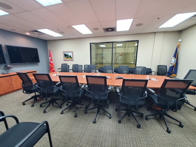 More Photos Of 3619 Richmond Hwy, Stafford Light Distribution For Sale