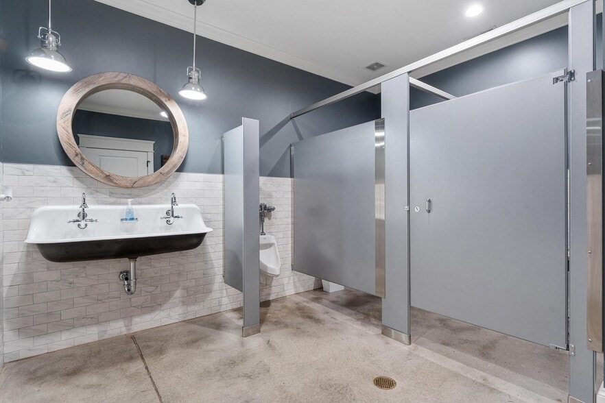 More Photos Of 700 Blacks Creek Church Rd, Commerce Lodge Meeting Hall For Sale