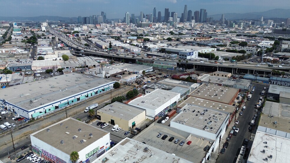 More Photos Of 1654 Long Beach Ave, Los Angeles Warehouse For Lease