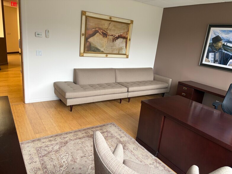 More Photos Of 245 Saw Mill River Rd, Hawthorne Medical For Sale