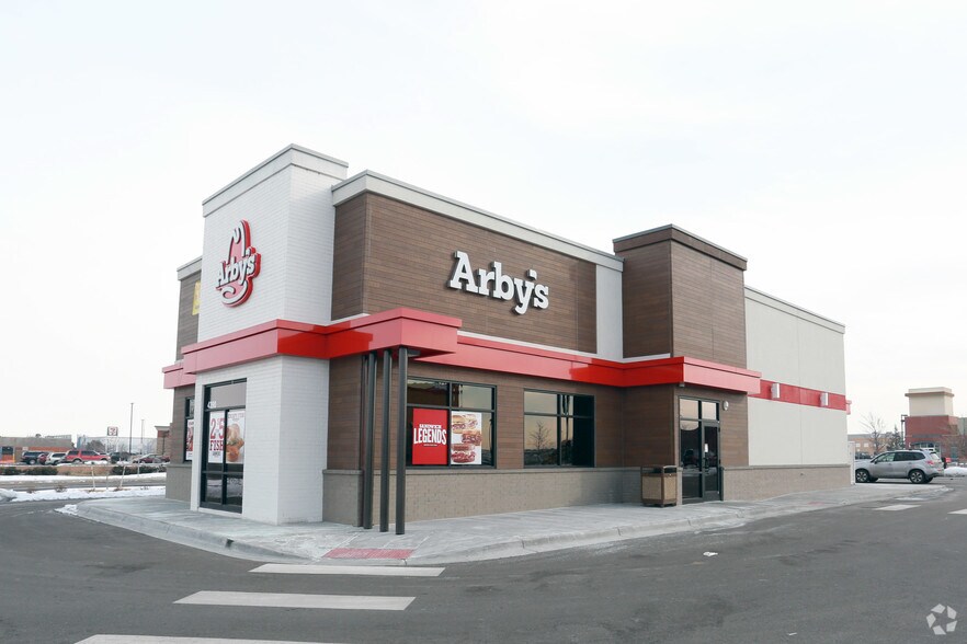Primary Photo Of 4390 Peoria St, Denver Fast Food For Lease