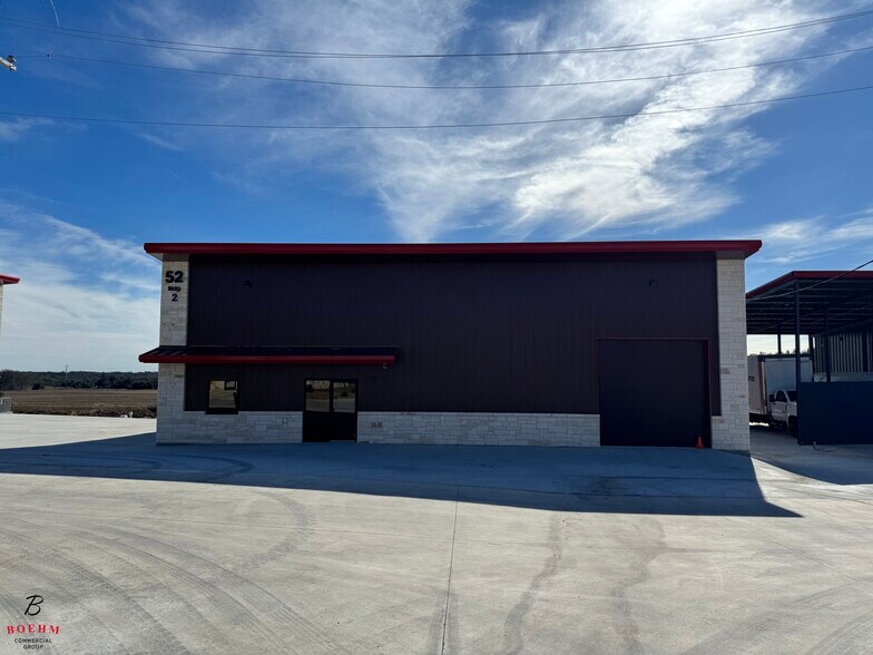 More Photos Of 52 Worth Dr, Boerne Warehouse For Lease