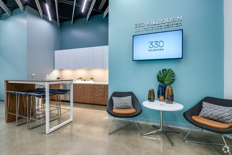 More Photos Of 330 E Kilbourn Ave, Milwaukee Office For Lease