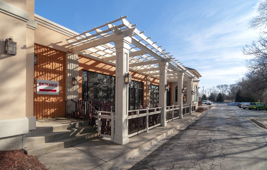 More Photos Of 1565 W 75th St, Woodridge Restaurant For Sale