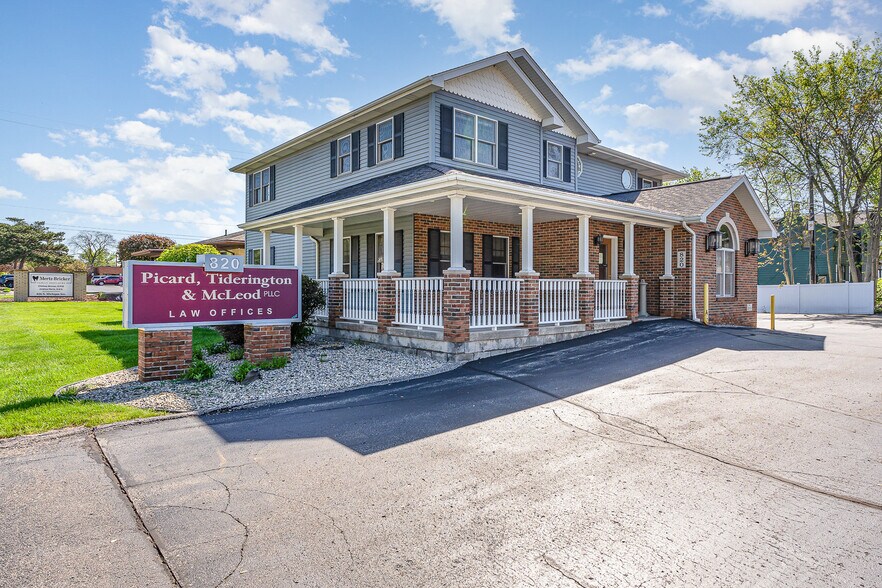 More Photos Of 820 N Michigan Ave, Saginaw Office For Sale