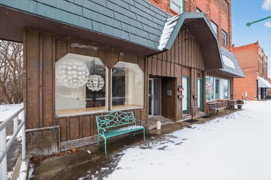More Photos Of 135 E Main St, Woodville Storefront Retail Residential For Sale