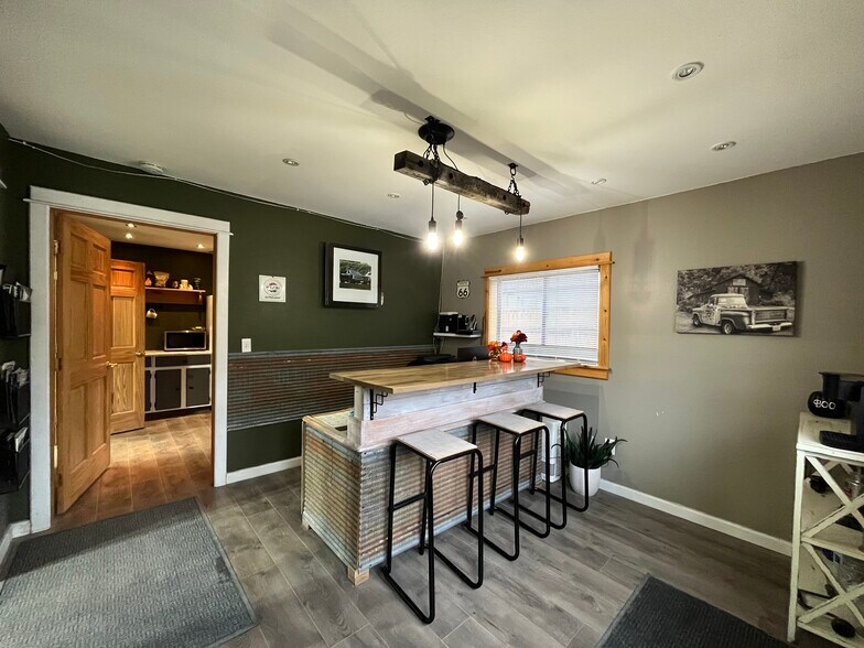 More Photos Of 602 E 6th St, Sheridan Industrial For Sale