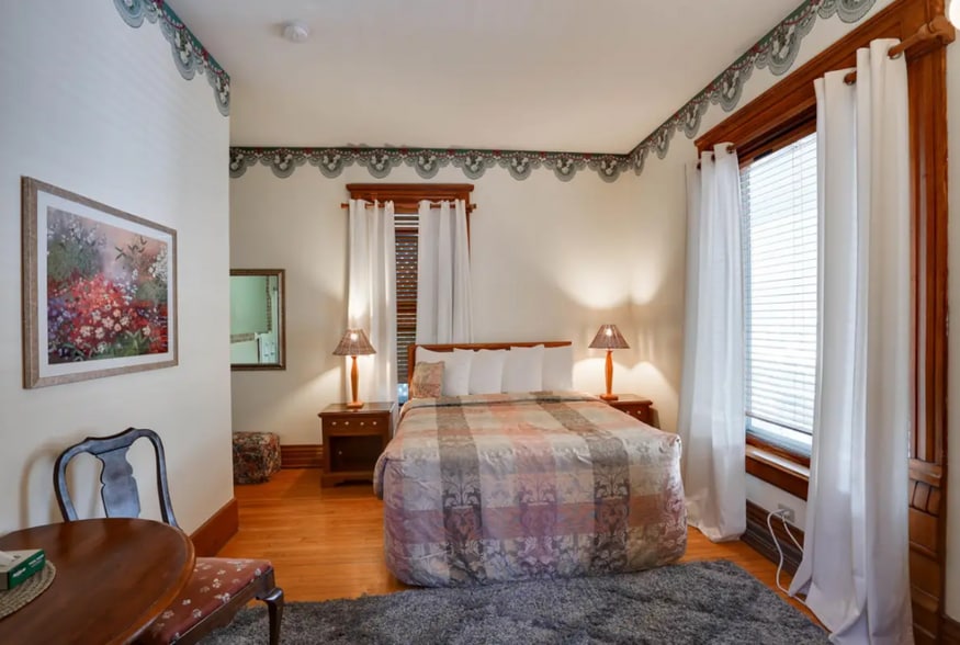 More Photos Of 211 Wisconsin Ave, Wisconsin Dells Hotel For Sale