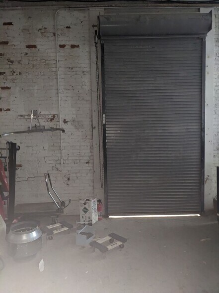 More Photos Of 66 Von Hillern St, Dorchester Showroom For Lease