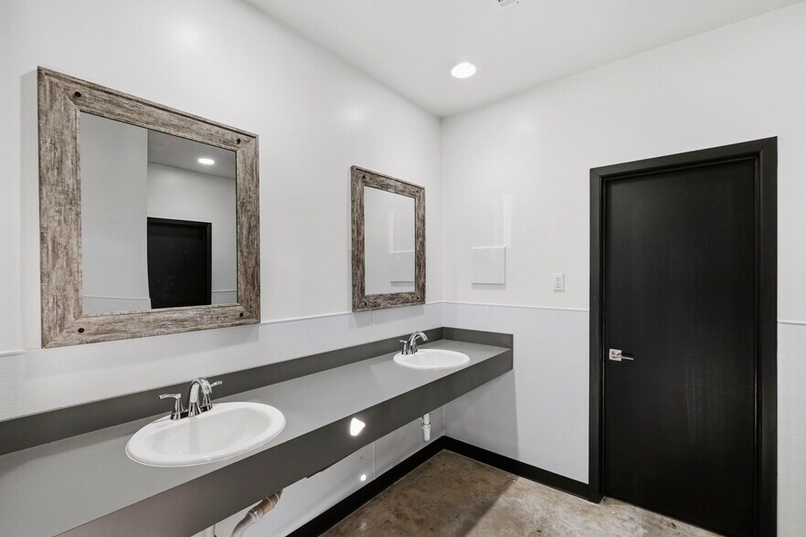 More Photos Of 9903 FM 2759 Rd, Richmond Specialty For Sale
