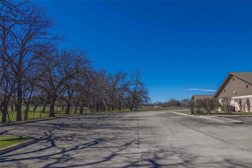 More Photos Of 3101 Austin Ave, Brownwood Bank For Sale