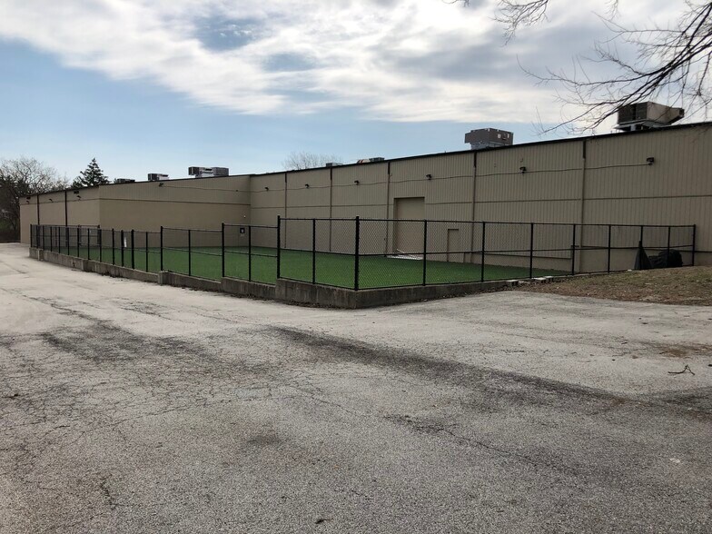 More Photos Of 8300 Wolf Rd, Willow Springs Health Club For Sale