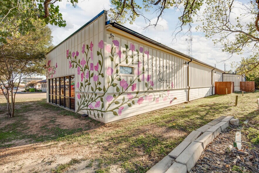 More Photos Of 2606 S Texas Ave, Bryan Restaurant For Sale